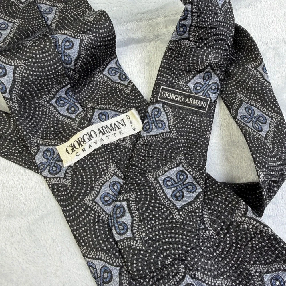 Giorgio Armani Necktie Mens OS Black Blue Geometric Silk Made In Italy Cravatte